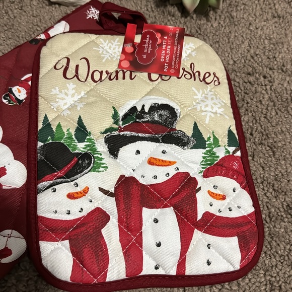 NWT-St Nicholas Square-One Pot Holder & One Oven Mitt-Snowman Themed-Maroon - Picture 3 of 9